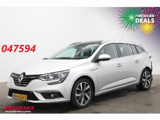 Schadeauto Renault Mégane Estate Grandtour 1.2 TCe Bose Pano Navi Clima Cruise 2017/1