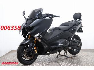Vaurioauto  motor cycles Yamaha  T-Max 530 Black Max Akrapovic 2017/8