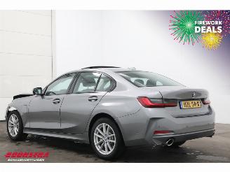 BMW 3-serie 330e Schuifdak 360° LED Cruise SHZ 4.216 km! picture 4