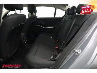 BMW 3-serie 330e Schuifdak 360° LED Cruise SHZ 4.216 km! picture 18