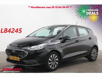 krockskadad bil auto Ford Fiesta 1.0 EcoBoost Hybrid Titanium Navi Clima Cruise PDC 2022/4