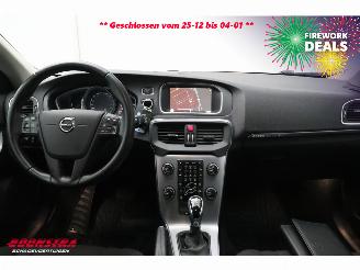 Volvo V-40 Cross Country 2.0 D2 Aut. Kinetic Navi Airco Cruise picture 6