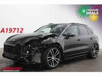 uszkodzony samochody osobowe Porsche Cayenne 3.0 E-Hybrid Pano LED ACC HUD Sport Chrono PDLS+ PASM AHK 2023/10