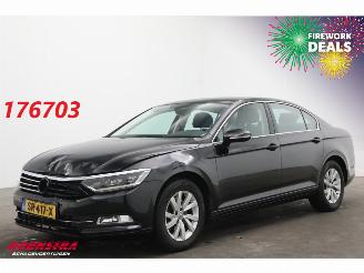 Coche accidentado Volkswagen Passat 1.4 TSI DSG Comfortline LED ACC Navi Clima PDC 151.000 km! 2018/6