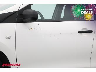 Toyota Aygo 1.0 VVT-i x-fun Airco Bluetooth Cruise 80.608 km! picture 12