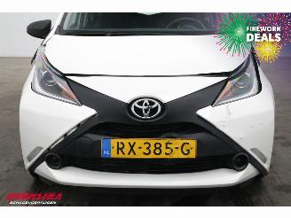 Toyota Aygo 1.0 VVT-i x-fun Airco Bluetooth Cruise 80.608 km! picture 6