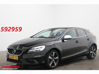 Unfallwagen Volvo V-40 1.5 T3 Aut. R-Design LED H/K Navi Clima Cruise Camera SHZ 91.709 km! 2019/12
