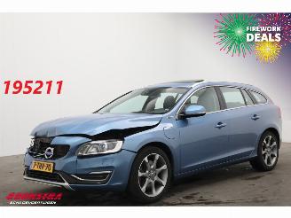 Vaurioauto  passenger cars Volvo V-60 2.4 D6 AWD PHEV Summum ACC Schuifdak Memory H/K Camera SHZ 2014/2