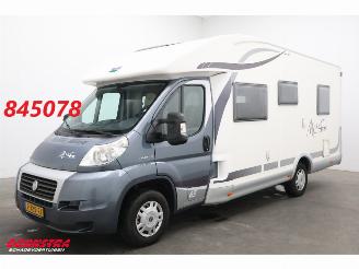 Vaurioauto  campers Mc Louis  P700 2.3 MJ Solar Hefbed Frans Bed Luifel Airco Cruise Camera 2011/6
