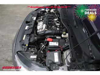 Peugeot 208 1.2 PureTech Allure Navi Clima Cruise PDC picture 8