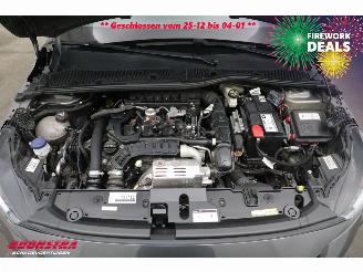 Peugeot 208 1.2 PureTech Allure Navi Clima Cruise PDC picture 7