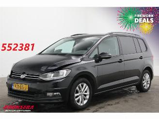 skadebil bedrijf Volkswagen Touran 1.6 TDI VAN Navi Clima Cruise SHZ PDC AHK 143.757 km! 2017/10