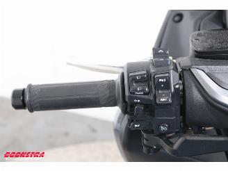 Yamaha  T-MAX 560 Tech MAX ABS Akrapovic Cruise Heizgriffe SHZ 10.536 km! picture 25