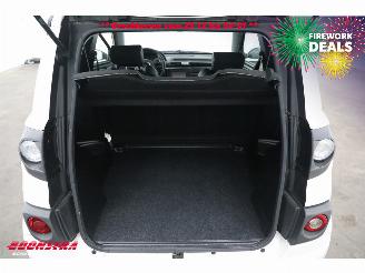 Microcar  M.GO Dynamic DCI Bluetooth Camera picture 21