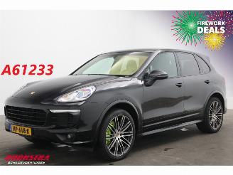 Vaurioauto  passenger cars Porsche Cayenne 3.0 S E-Hybrid Sport Design BiXenon Memory Leder SHZ AHK 2015/12