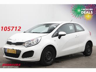 krockskadad bil auto Kia Rio 1.2 CVVT 3-DRS 127.105 km! 2012/6