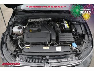 Volkswagen Golf 1.5 eTSI DSG R-Line LED ACC Virtual Navi Camera LRHZ picture 9