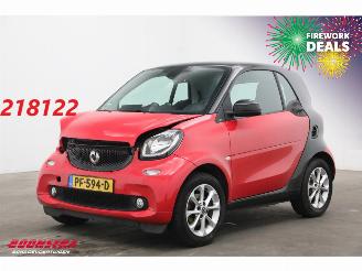 damaged passenger cars Smart Fortwo 1.0 Turbo Aut. Prime Schuifdak Leder Navi Clima Cruise Camera SHZ 46.516 km! 2017/6