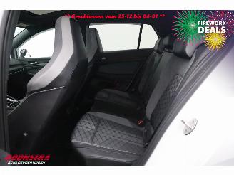 Volkswagen Golf 1.5 eTSI DSG R-Line Virtual ACC Navi Camera LRHZ picture 18