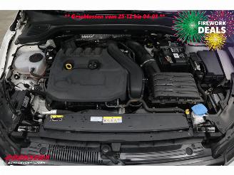 Volkswagen Golf 1.5 eTSI DSG R-Line Virtual ACC Navi Camera LRHZ picture 10