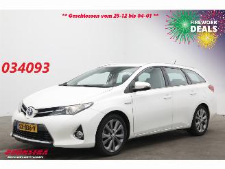 krockskadad bil auto Toyota Auris Touring Sports 1.8 Hybrid Aspiration Clima Cruise Camera 2013/8