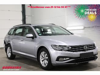 Volkswagen Passat Variant 2.0 TDI DSG Business Navi Clima Cruise Camera SHZ AHK 40.799 km! picture 2