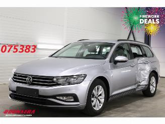 skadebil auto Volkswagen Passat Variant 2.0 TDI DSG Business Navi Clima Cruise Camera SHZ AHK 40.799 km! 2023/8