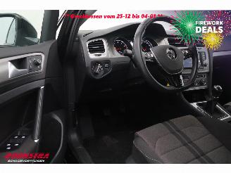 Volkswagen Golf 1.0 TSI Comfortline Navi Clima Cruise Camera PDC AHK 74.205 km! picture 16