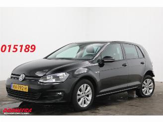 krockskadad bil auto Volkswagen Golf 1.0 TSI Comfortline Navi Clima Cruise Camera PDC AHK 74.205 km! 2017/1