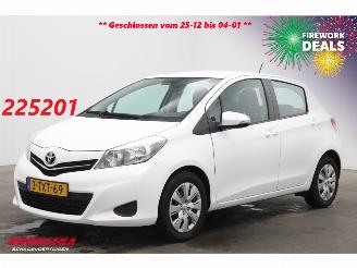 Auto incidentate Toyota Yaris 1.3 VVT-i Aspiration Navi Airco Cruise Camera 2014/6
