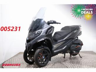 uszkodzony motocykle Piaggio  MP3 530 HPE Exclusive ABS Camera 4.804 km! 2022/12