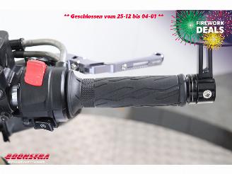 Suzuki  GSR 750 ABS picture 20