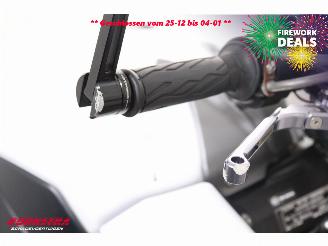 Suzuki  GSR 750 ABS picture 17