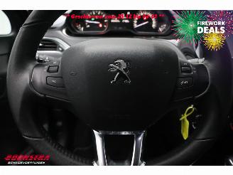 Peugeot 2008 1.2 PureTech Aut. Signature Navi Airco Cruise PDC 59.303 km! picture 20