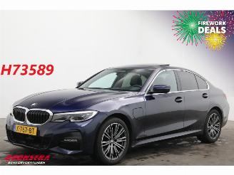 Damaged car BMW 3-serie 330e High Executive Schuifdak Leder HUD H/K ACC LED SHZ 2019/9