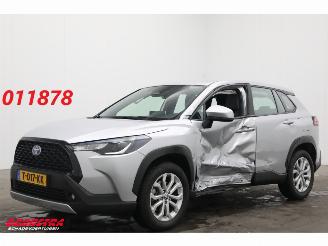 krockskadad bil auto Toyota Corolla Cross 2.0 HP Hybrid Active LED ACC Navi Clima Camera LRHZ SHZ AHK 2023/3