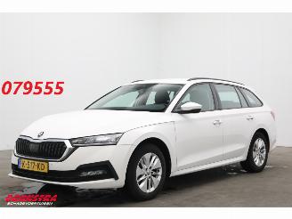 Damaged car Skoda Octavia Combi 1.0 e-TSI DSG Business Edition Virtual Navi Clima Cruise Camera 2021/1