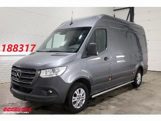 krockskadad bil bedrijf Mercedes Sprinter 319 CDI V6 7G-Tronic 360° Leder Navi Airco Cruise PDC AHK 2019/12