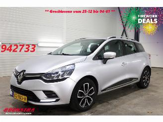 Coche accidentado Renault Clio Estate 1.5 dCi Ecoleader Zen Navi Airco Cruise 166.321 km! 2019/1