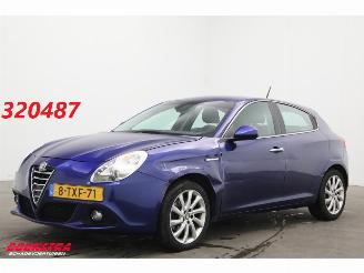 škoda osobní automobily Alfa Romeo Giulietta 1.4 T 170 PK Aut. Distinctive Lusso Navi Clima Cruise PDC AHK 2014/5