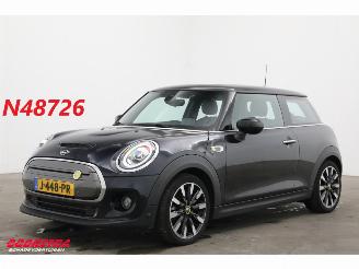 Vaurioauto  passenger cars Mini Cooper SE Electric Yours 33 kWh Pano LED HUD H/K Leder SHZ Camera 60.571 km! 2020/10