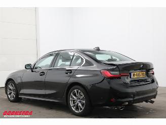 BMW 3-serie 320e Business Edition Plus LED Leder Navi Clima Cruise SHZ PDC picture 4