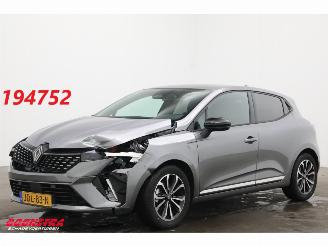 Coche accidentado Renault Clio 1.6 E-Tech Full Hybrid 145 techno LED Navi Clima Cruise Camera 3.962 km! 2025/9