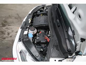 Volkswagen Up! 1.0 5-DRS Airco Bluetooth 44.922 km! picture 8