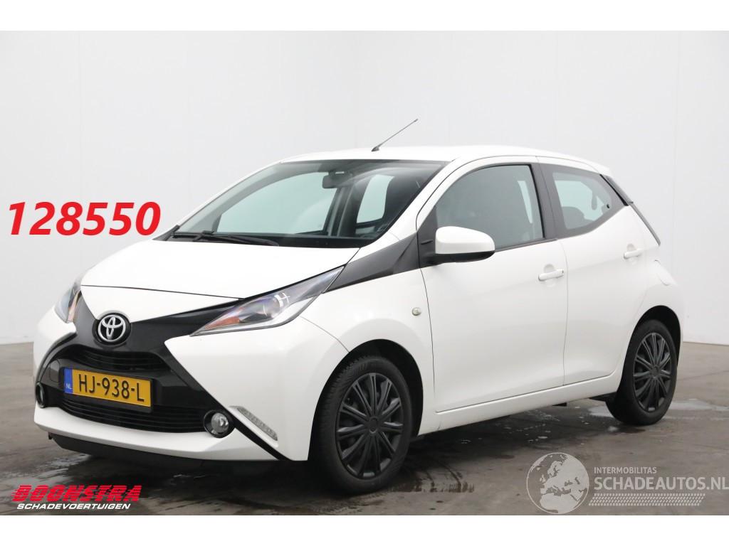Toyota Aygo 1.0 VVT-i x-play Bluetooth Airco Cruise Camera