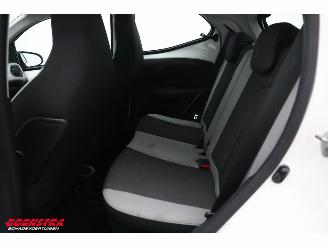 Toyota Aygo 1.0 VVT-i x-play Bluetooth Airco Cruise Camera picture 9