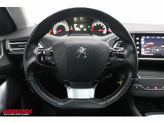 Peugeot 308 SW 1.2 PureTech Active Pano Navi Clima Cruise PDC AHK picture 12