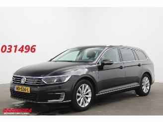 Schadeauto Volkswagen Passat Variant 1.4 TSI GTE Highline LED ACC Navi Clima Camera SHZ AHK 2016/12