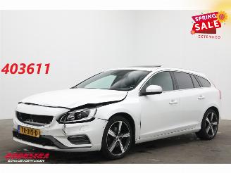 krockskadad bil auto Volvo V-60 2.0 T4 Aut. R-Design Schuifdak Leder Navi Clima Cruise Camera SHZ PDC AHK 2018/9