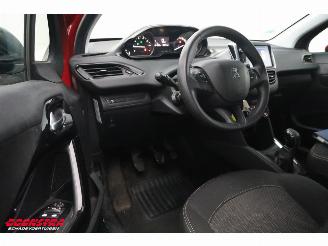 Peugeot 208 1.2 PureTech Blue Lion 5-DRS Navi Airco Cruise Bluetooth PDC picture 17